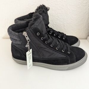 Cougar Shoes Women's Dax Black Suede/Nylon Winterized Sneakers Size 11.